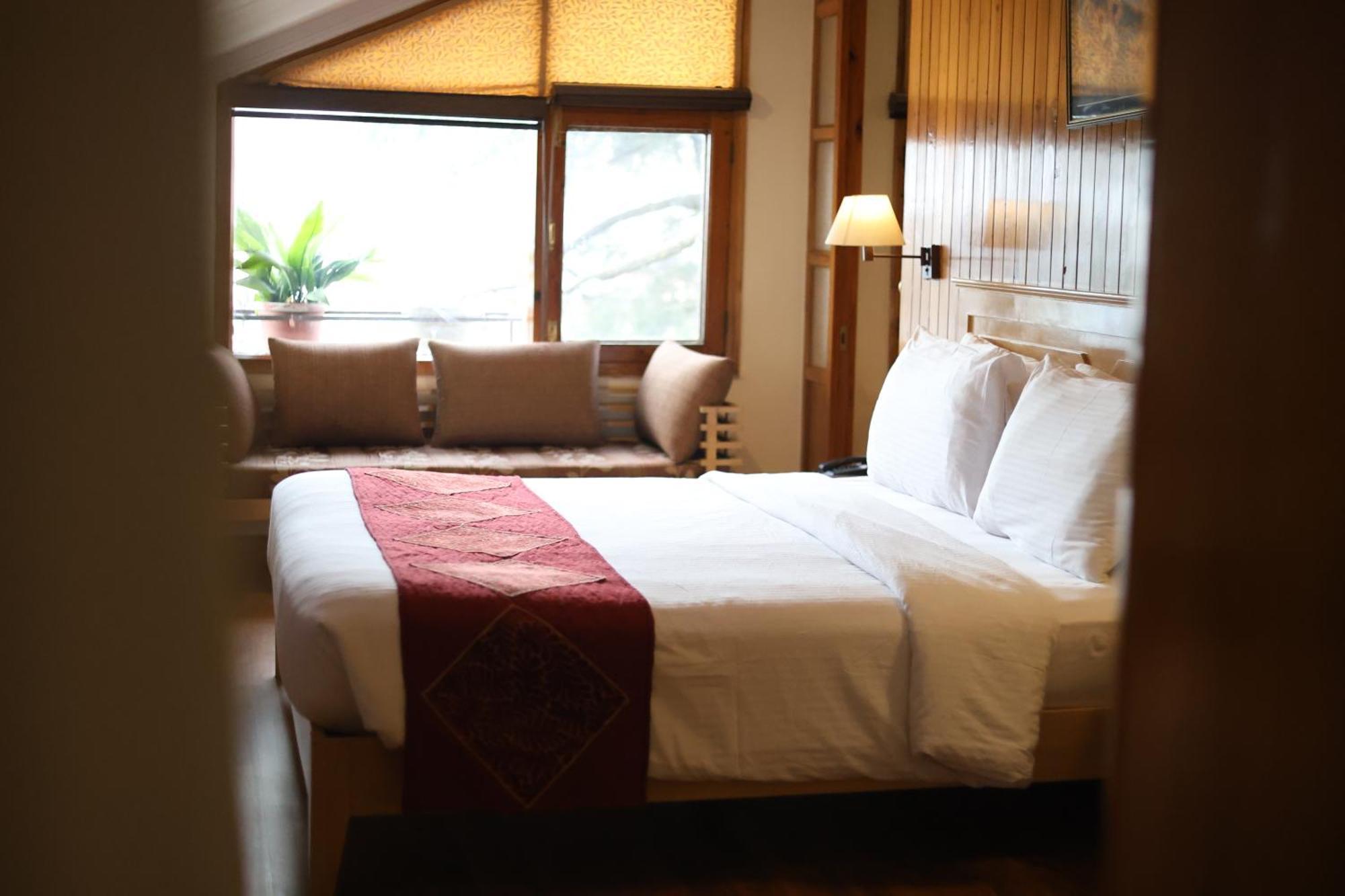 Hotel Willow Banks - Boutique 4 Star Hotel On The Mall Road Shimla Dış mekan fotoğraf