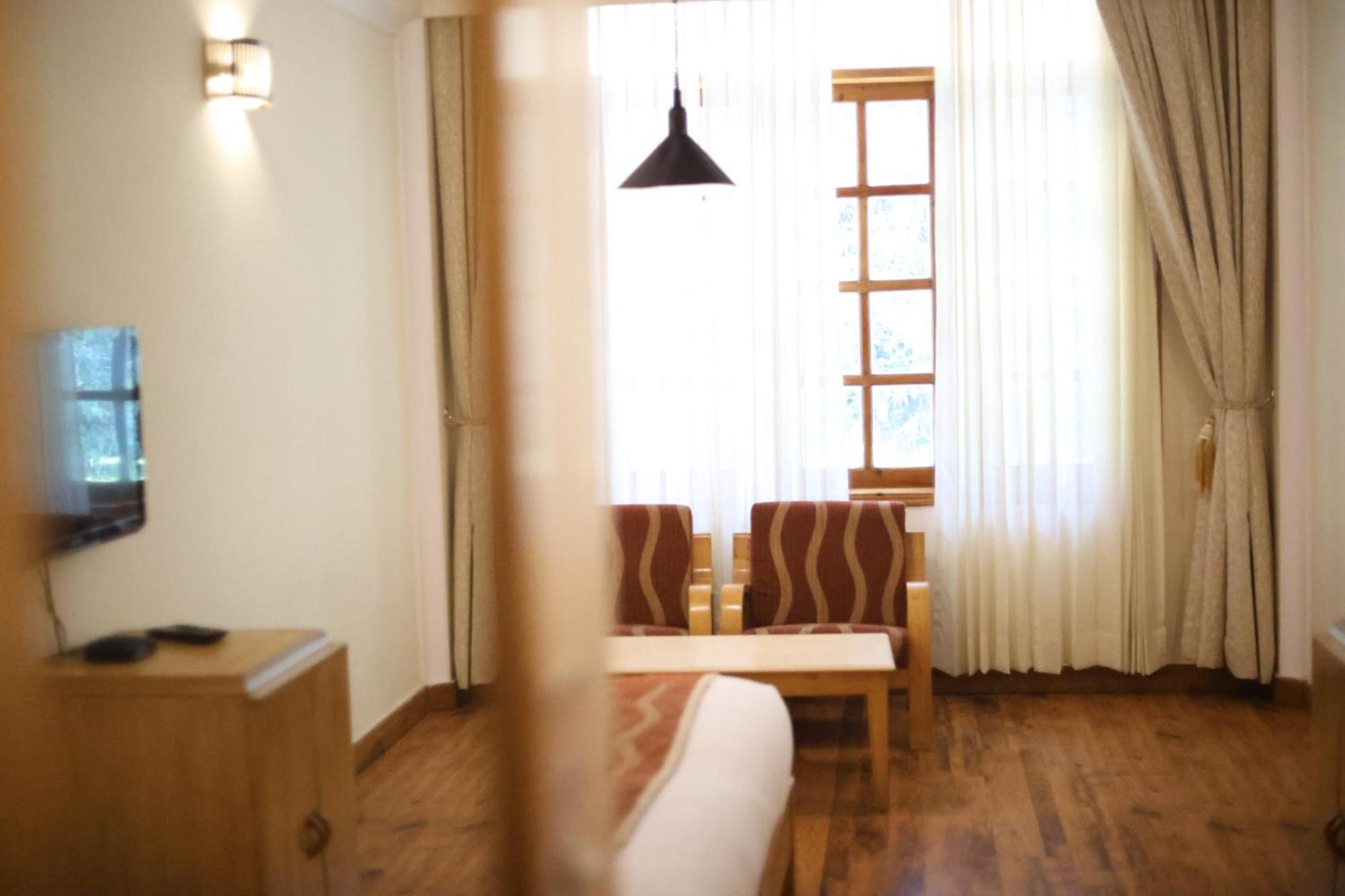 Hotel Willow Banks - Boutique 4 Star Hotel On The Mall Road Shimla Dış mekan fotoğraf